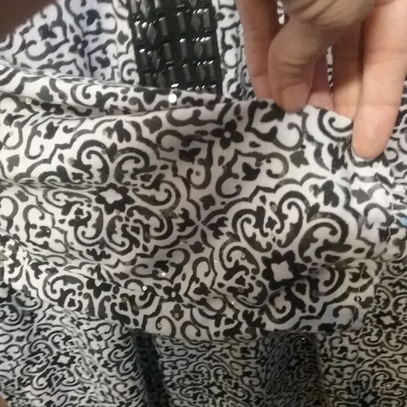 Cathy Daniels black and white tunic with embellished collar - Picture 6 of 7